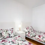 Home2book Family 5 Min Playa Americas Appartement *