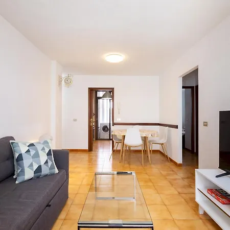 Home2book Family 5 Min Playa Americas Appartement *
